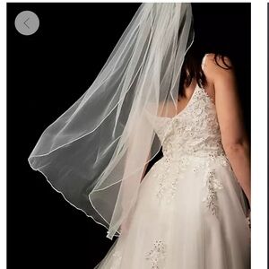 Ivory Fingertip length veil